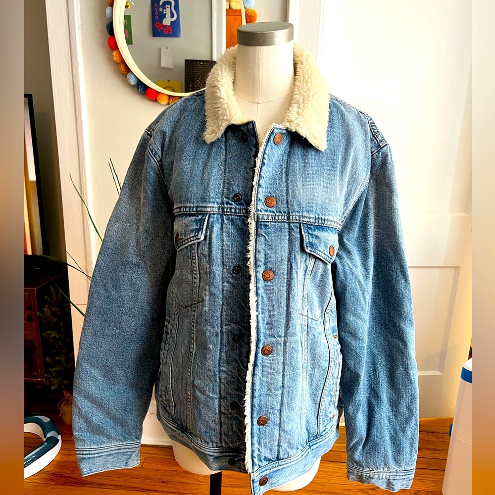 NWT Madewell men’s Sherpa lined jean jacket.
